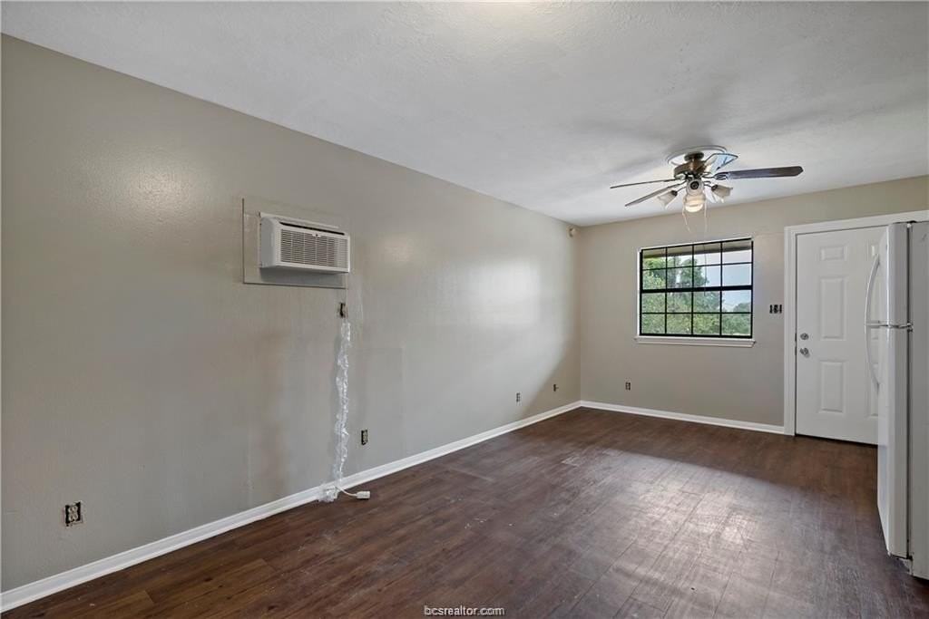 607 Wades Way #3 - Photo 7 of 8