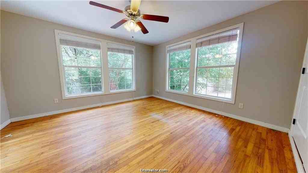 4309 Old College Rd - Photo 3 of 10