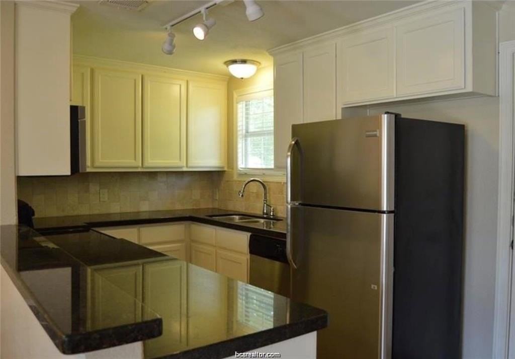 4309 Old College Rd - Photo 5 of 10