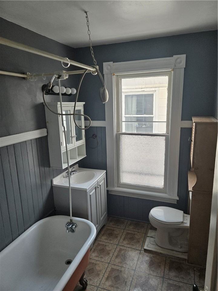 108 Boardman St - Photo 5 of 18