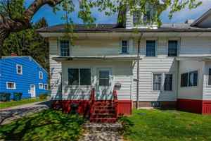 featured image of 575 Woodbine Ave #3