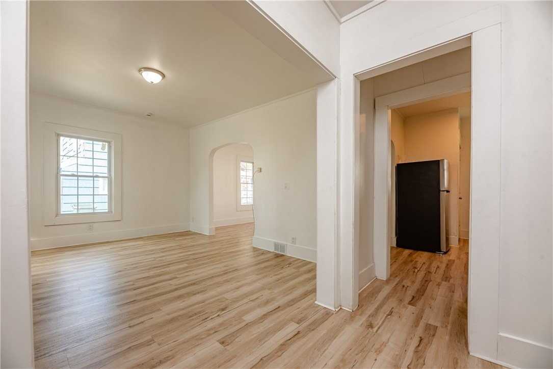 575 Woodbine Ave #3 - Photo 3 of 25
