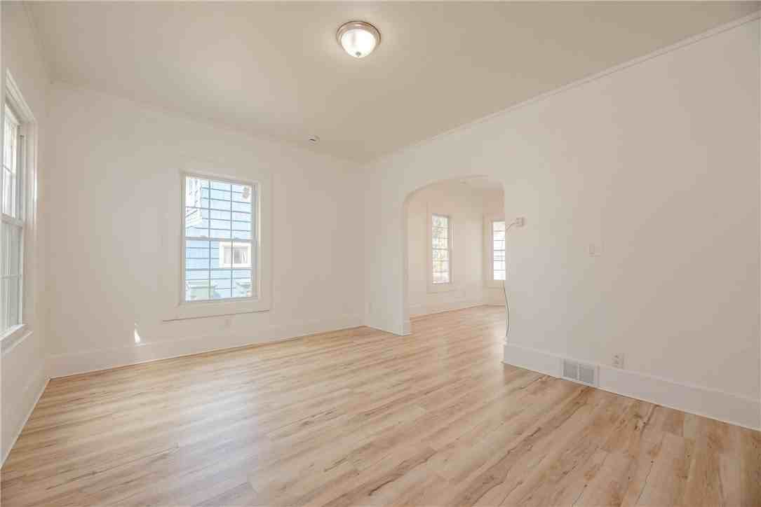 575 Woodbine Ave #3 - Photo 4 of 25
