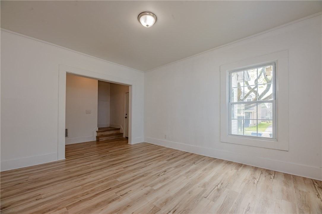575 Woodbine Ave #3 - Photo 6 of 25
