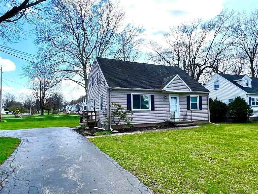 2431 Westside Dr - Photo 3 of 18