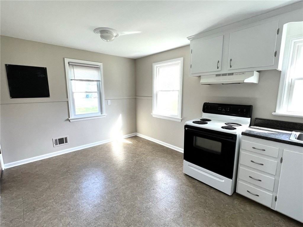 2431 Westside Dr - Photo 4 of 18