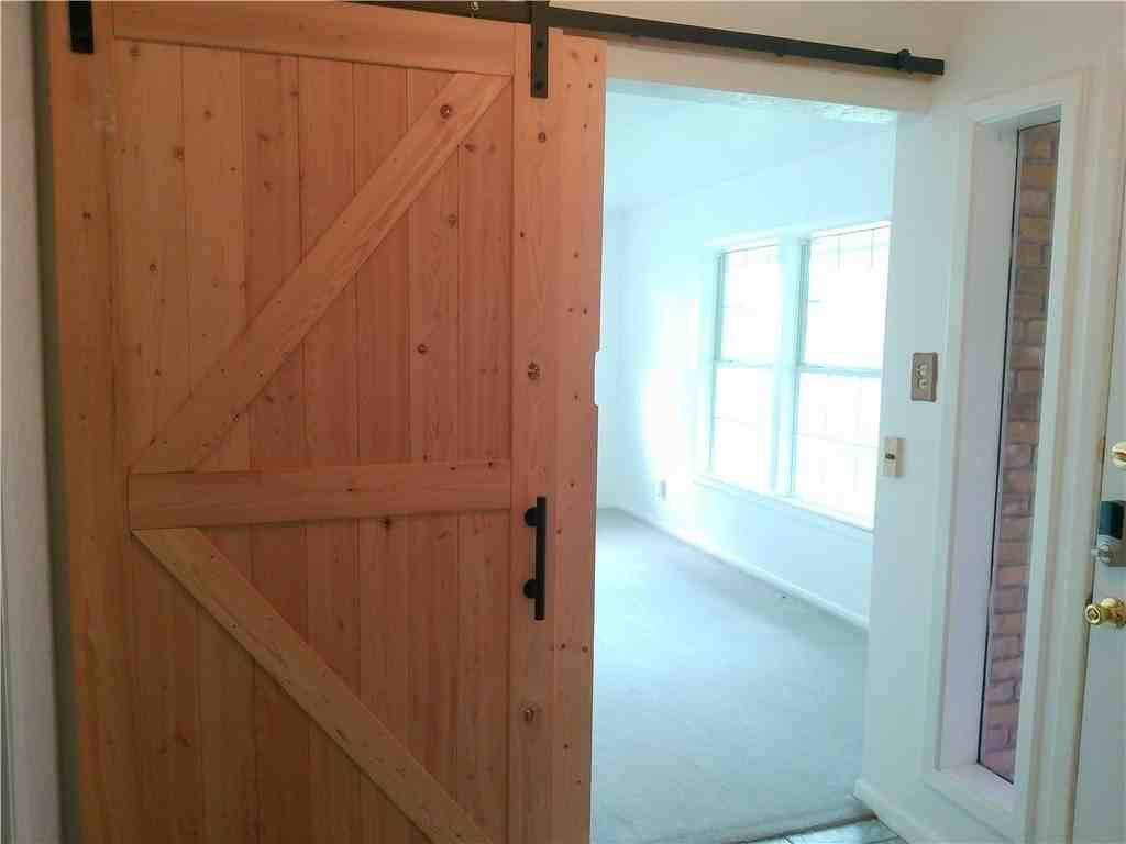 4117 Monaco Dr - Photo 3 of 17