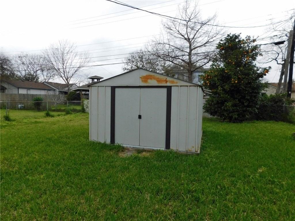 4325 Christie St - Photo 2 of 19