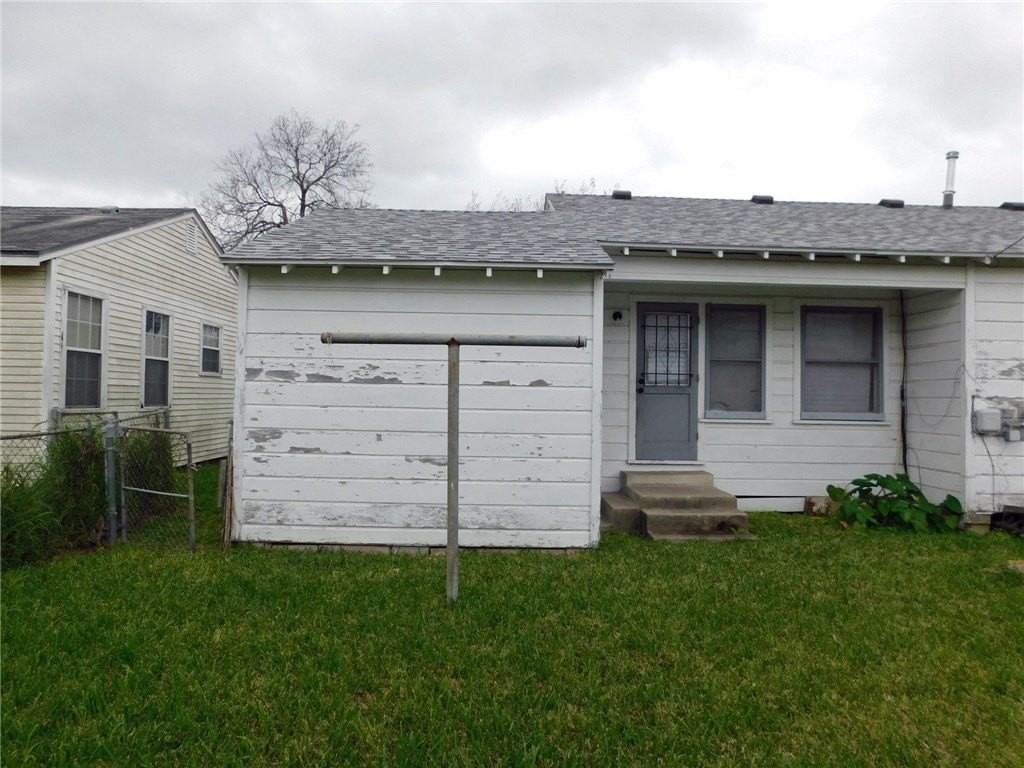 4325 Christie St - Photo 3 of 19