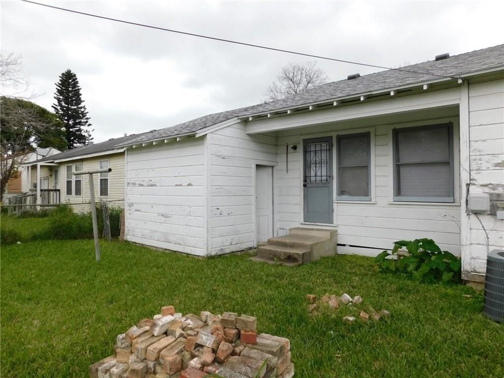 4325 Christie St - Photo 5 of 19
