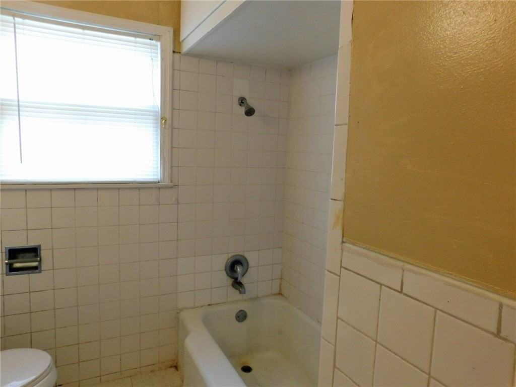 4325 Christie St - Photo 7 of 19