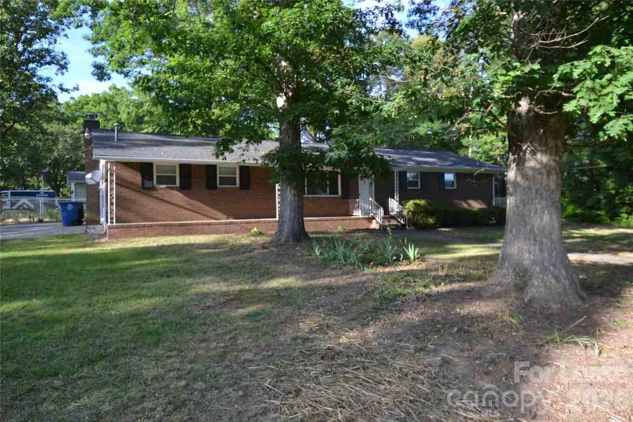 501 White Oak Ln - Photo 2 of 38