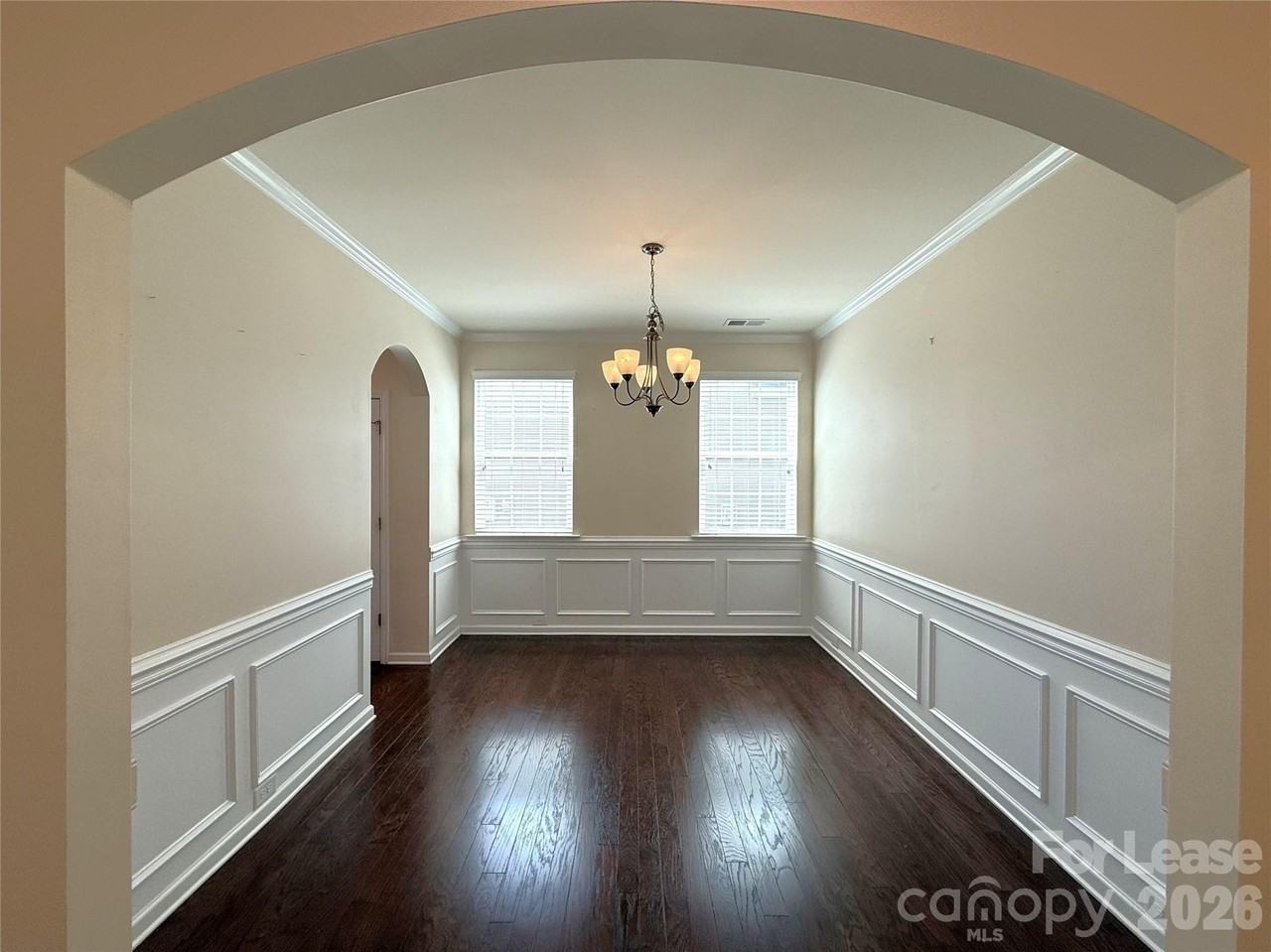 6911 Agnew Dr - Photo 4 of 24