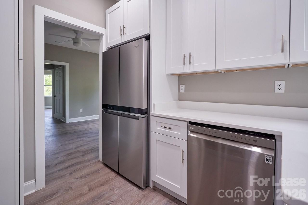 217 Circle Ave - Photo 2 of 8