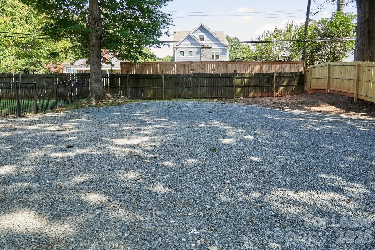 217 Circle Ave - Photo 7 of 8