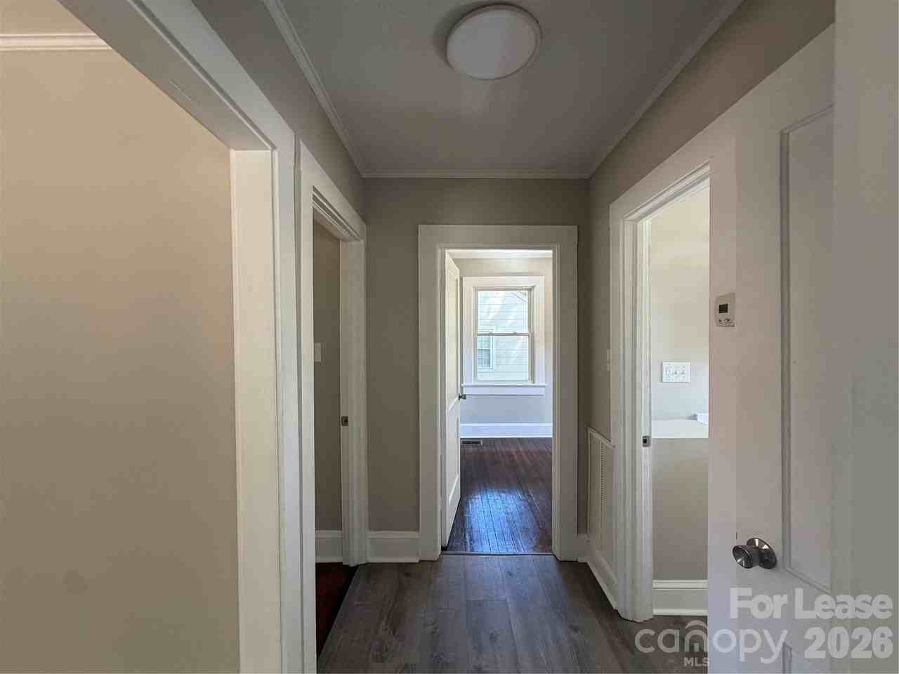 704 N Miller Ave - Photo 6 of 11
