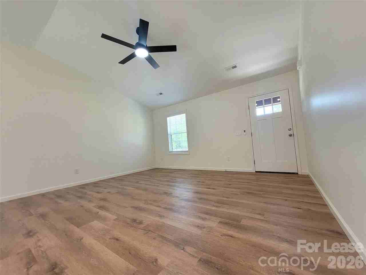115 Dorchester Ln - Photo 3 of 14