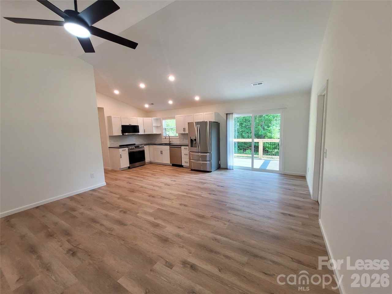 115 Dorchester Ln - Photo 4 of 14
