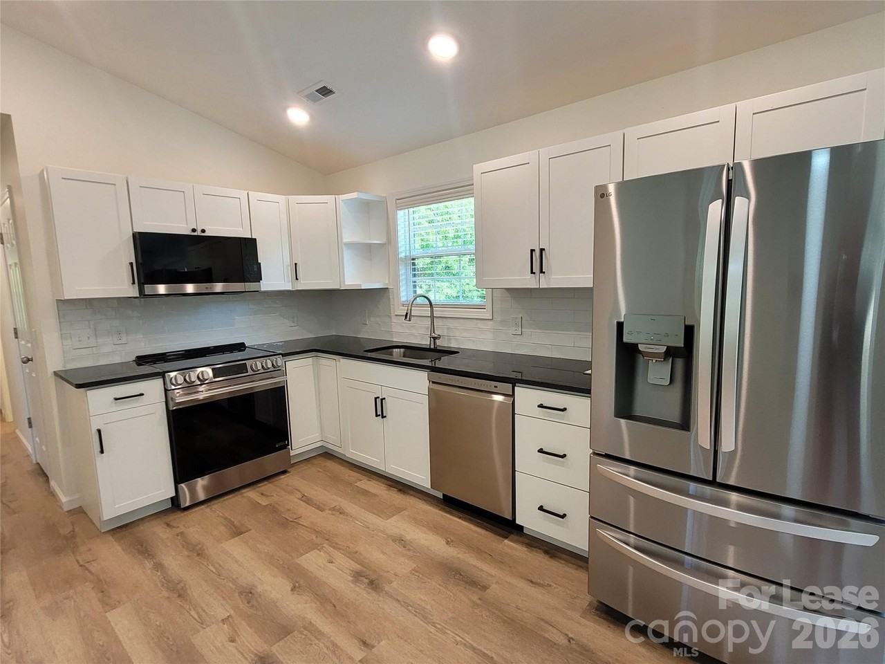 115 Dorchester Ln - Photo 5 of 14