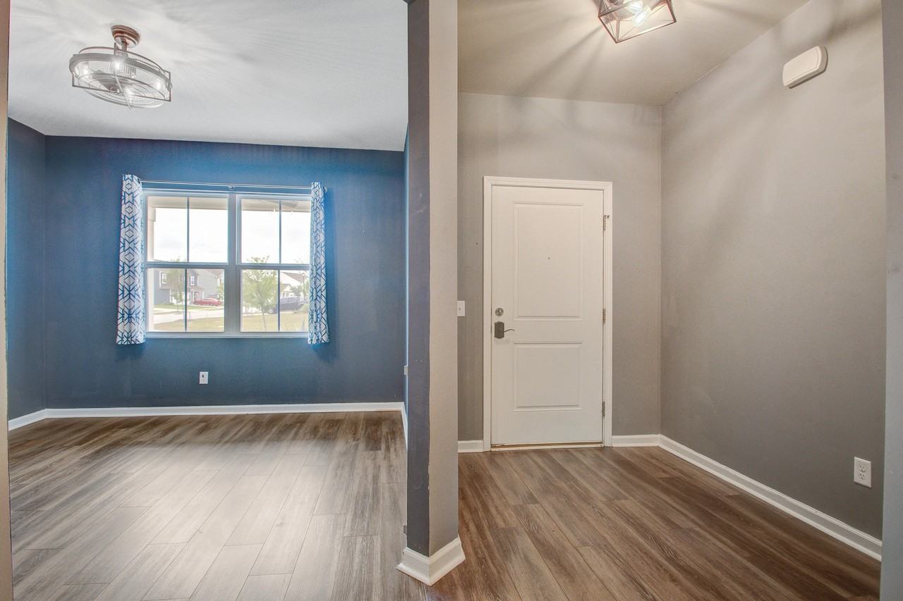 233 W Bradford Pointe Dr - Photo 6 of 50