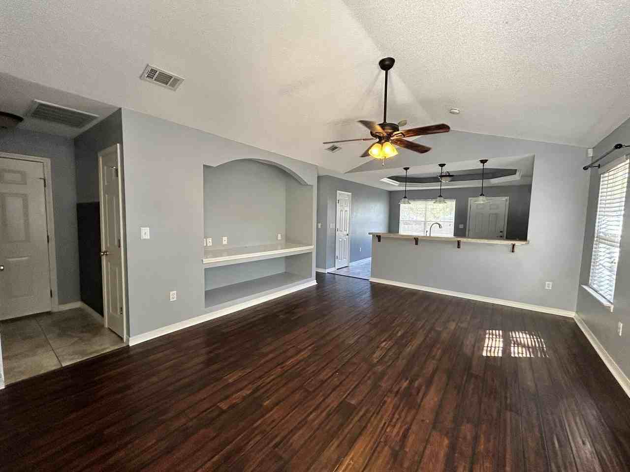 2942 Sholtz Ave - Photo 2 of 13