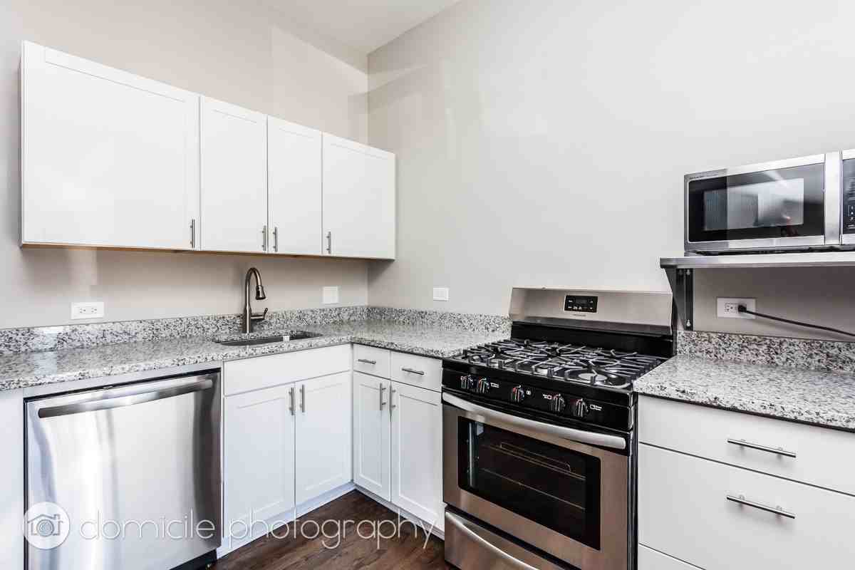 1057 W Cornelia Ave #1 - Photo 2 of 21