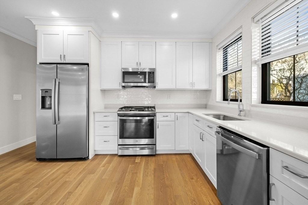 279 Lamartine St - Photo 3 of 20