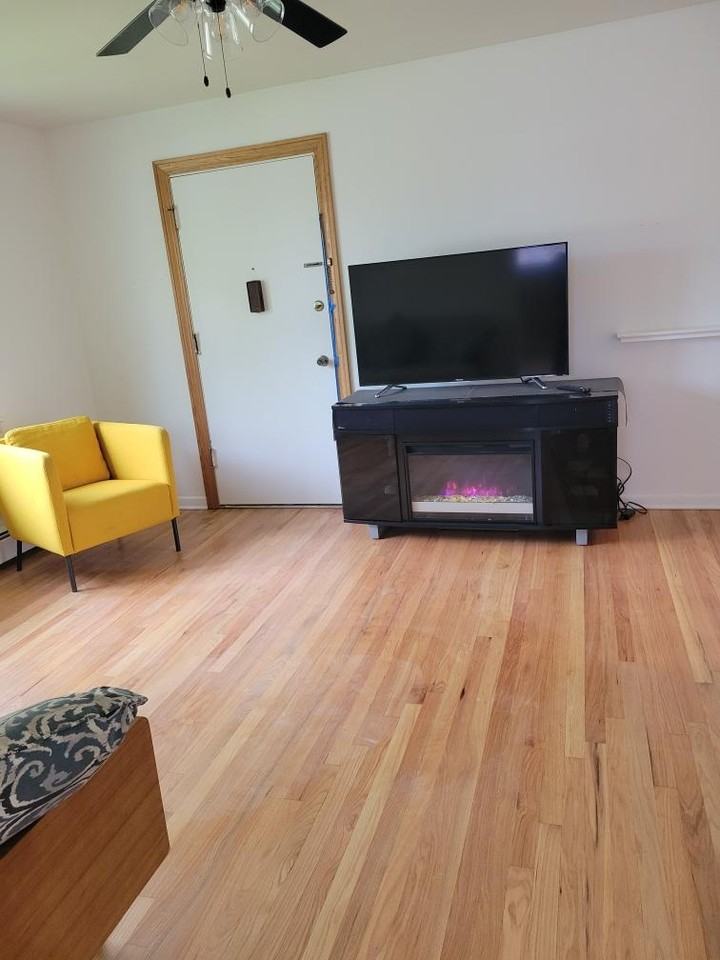 1725 Howard Ave #201 - Photo 2 of 10