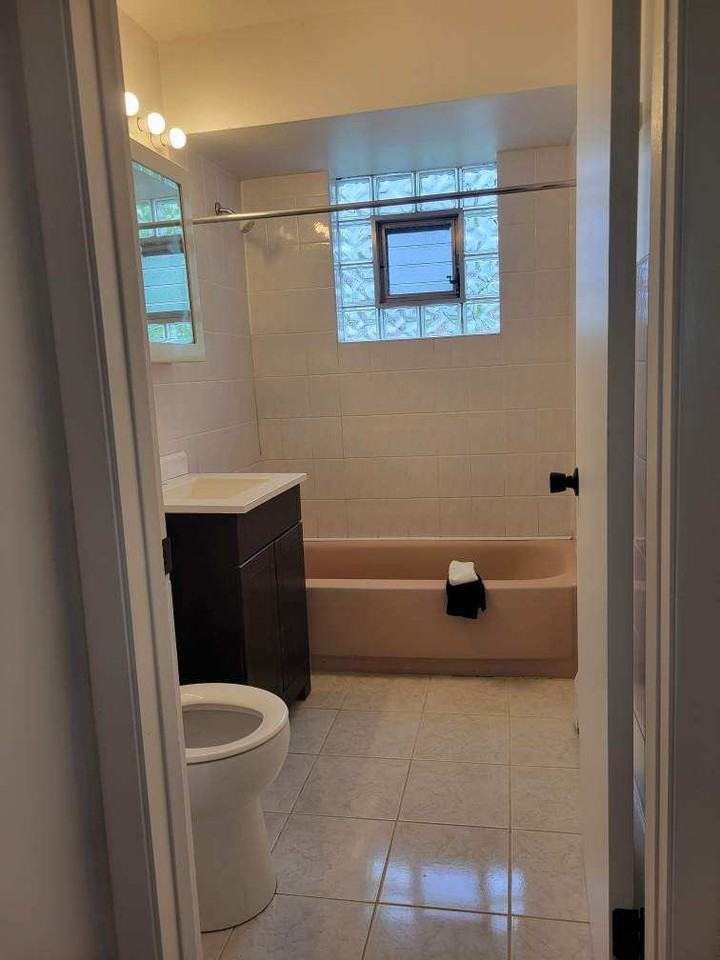 1725 Howard Ave #201 - Photo 6 of 10