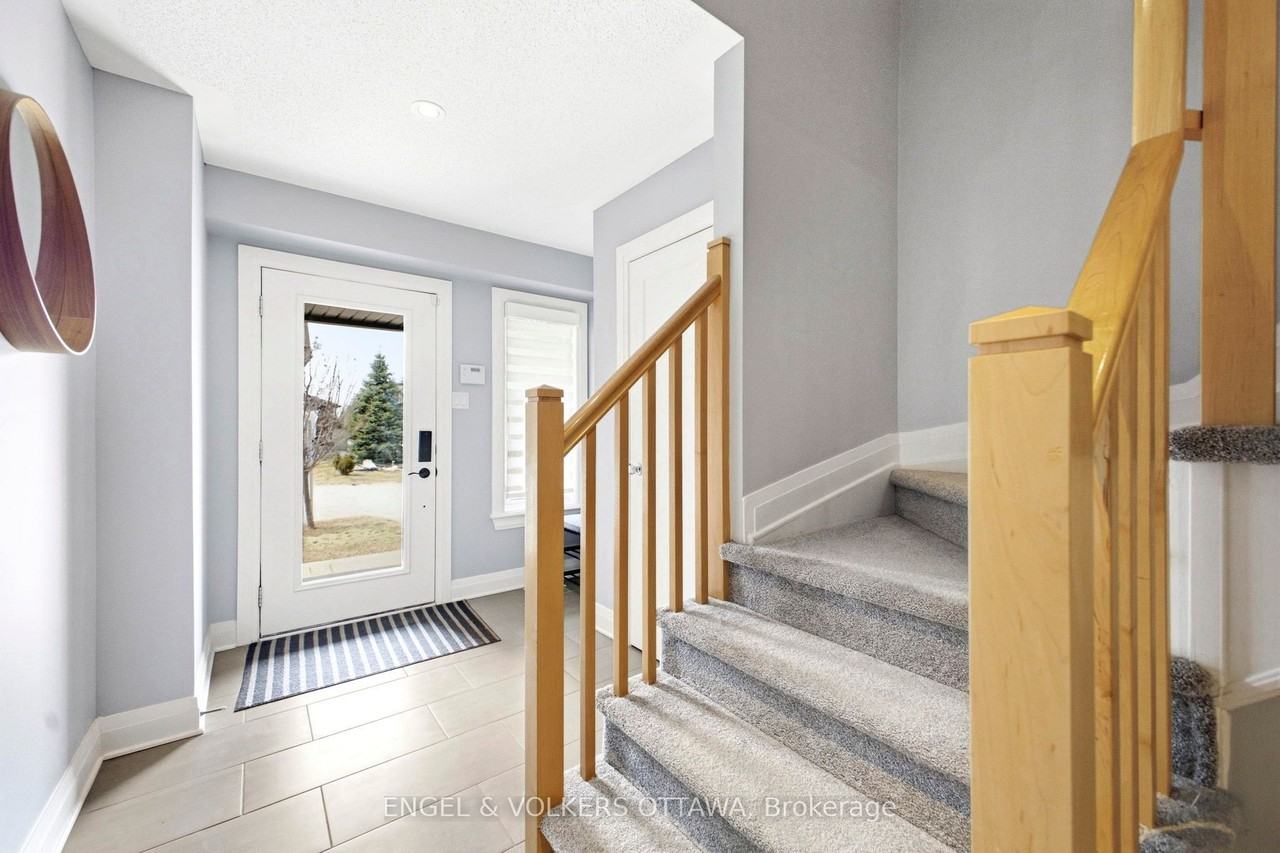 122 Nutting Cres - Photo 2 of 32