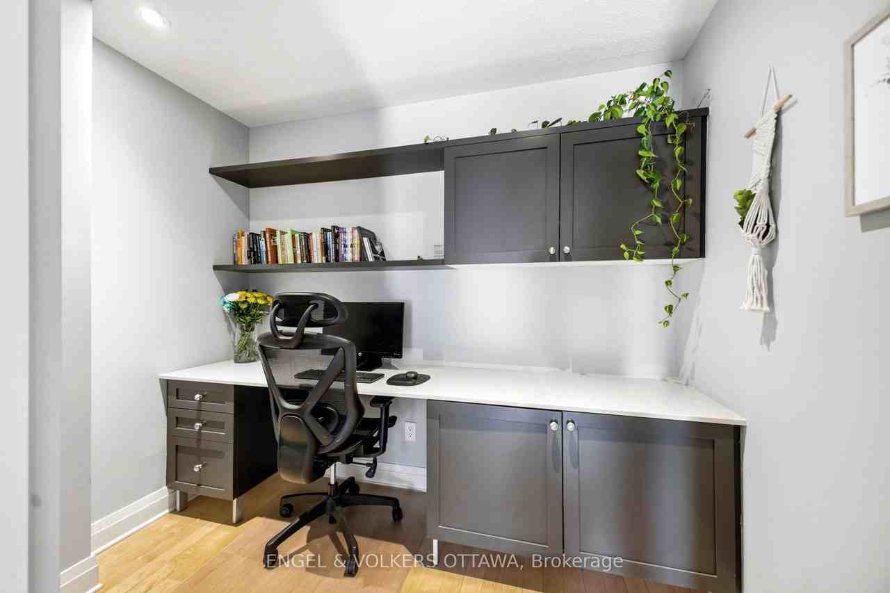 122 Nutting Cres - Photo 4 of 32