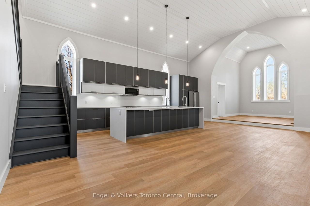 57 Crawford St - Photo 4 of 40