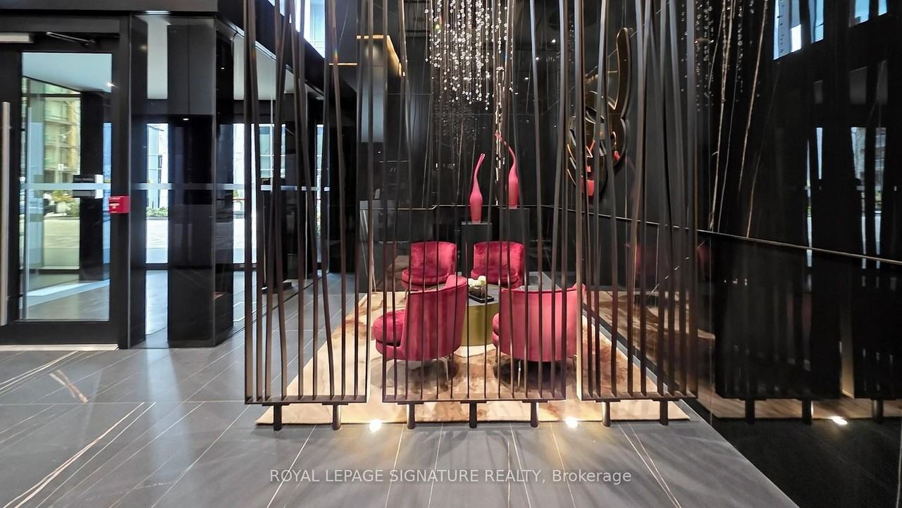 11 Yorkville Avenue - Photo 13