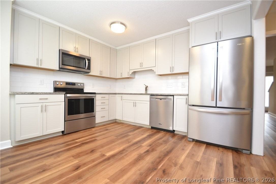 110 Riverwalk Cir - Photo 4 of 43