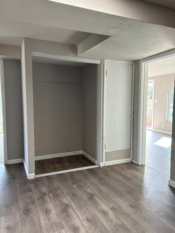 210 W Blacklidge Dr #1 - Photo 4 of 10