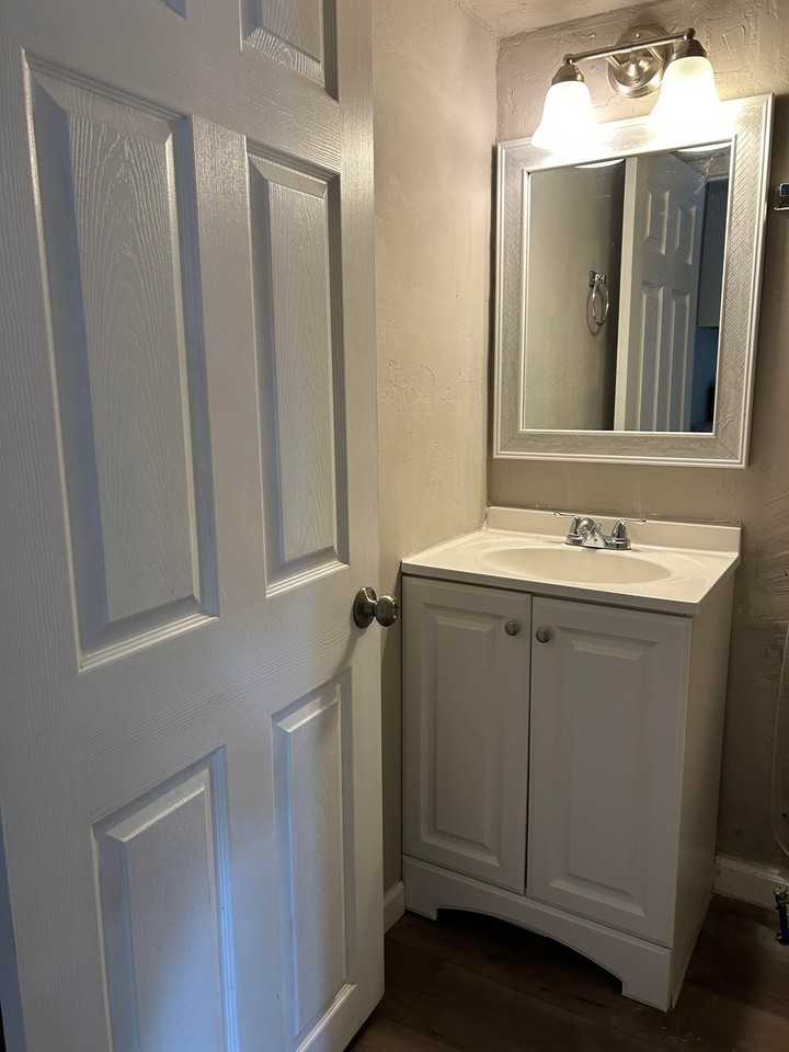 210 W Blacklidge Dr #1 - Photo 5 of 10