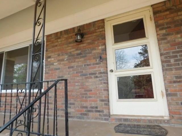 2407 Summerland Dr - Photo 2 of 22