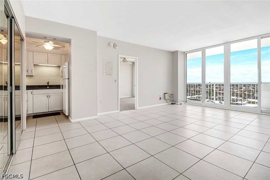 140 Seaview Ct Seaview Court #1504 - Photo 4 of 24