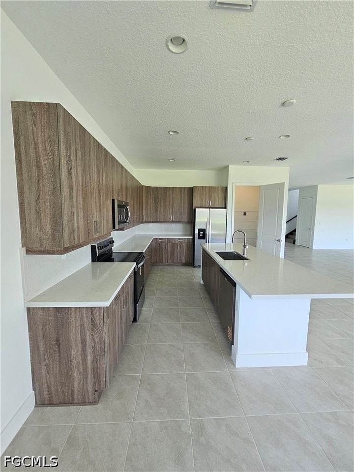 5166 Julienne Rd - Photo 5 of 24
