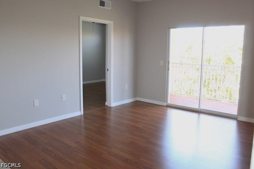 15605 Ocean Walk Cir #303 - Photo 4 of 25