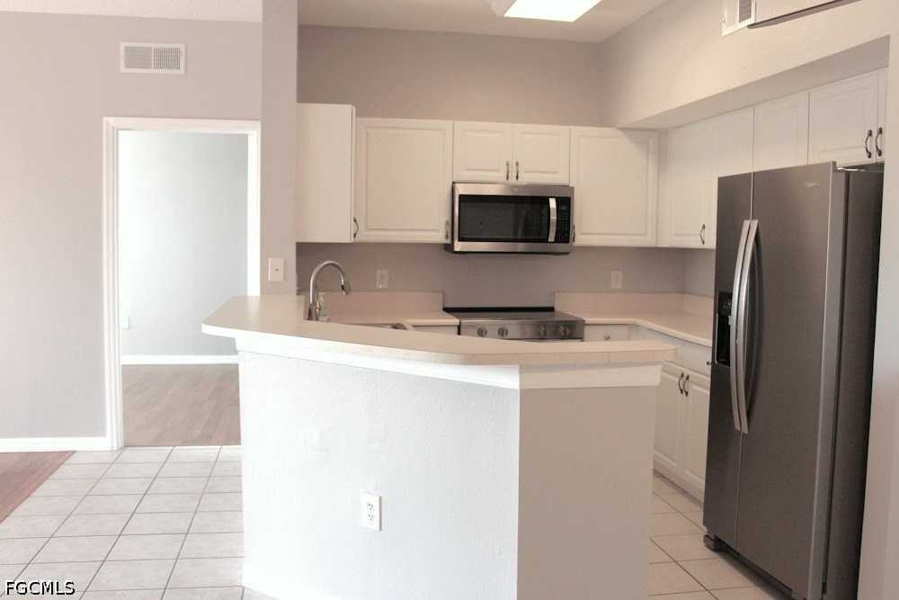 15605 Ocean Walk Cir #303 - Photo 6 of 25