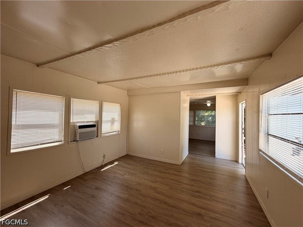 8205 Suncoast Dr - Photo 6 of 12