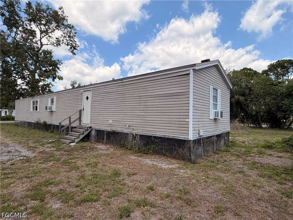 8409 Grady Dr - Photo 3 of 16