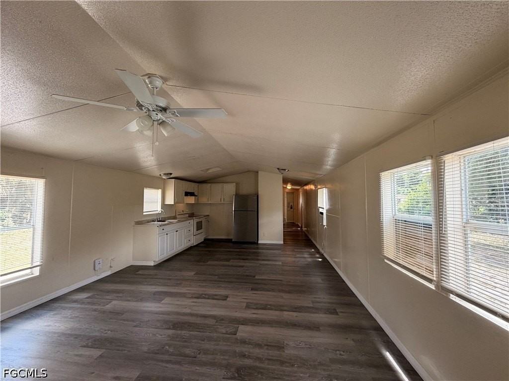 8409 Grady Dr - Photo 4 of 16