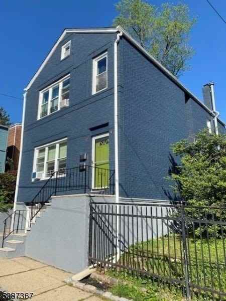 40 Wheeler St #2 - Photo 2 of 17