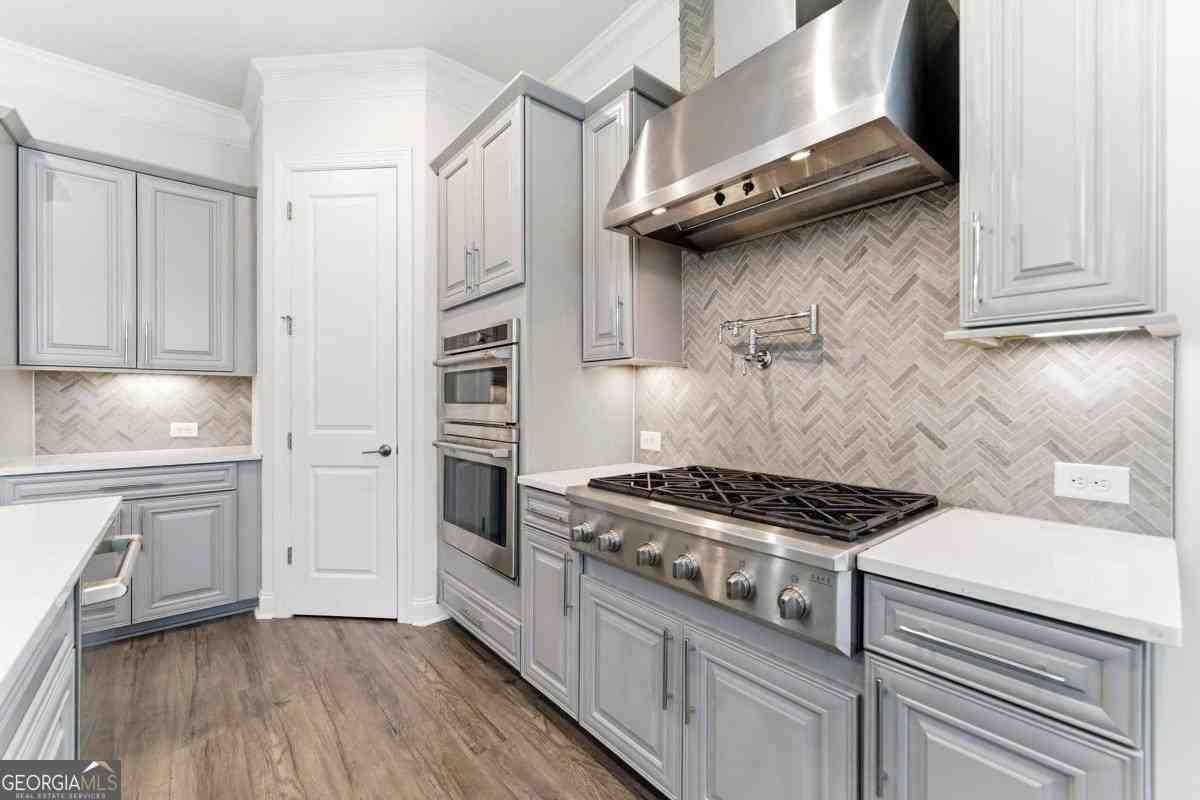 2025 Abbey Rd - Photo 3 of 35