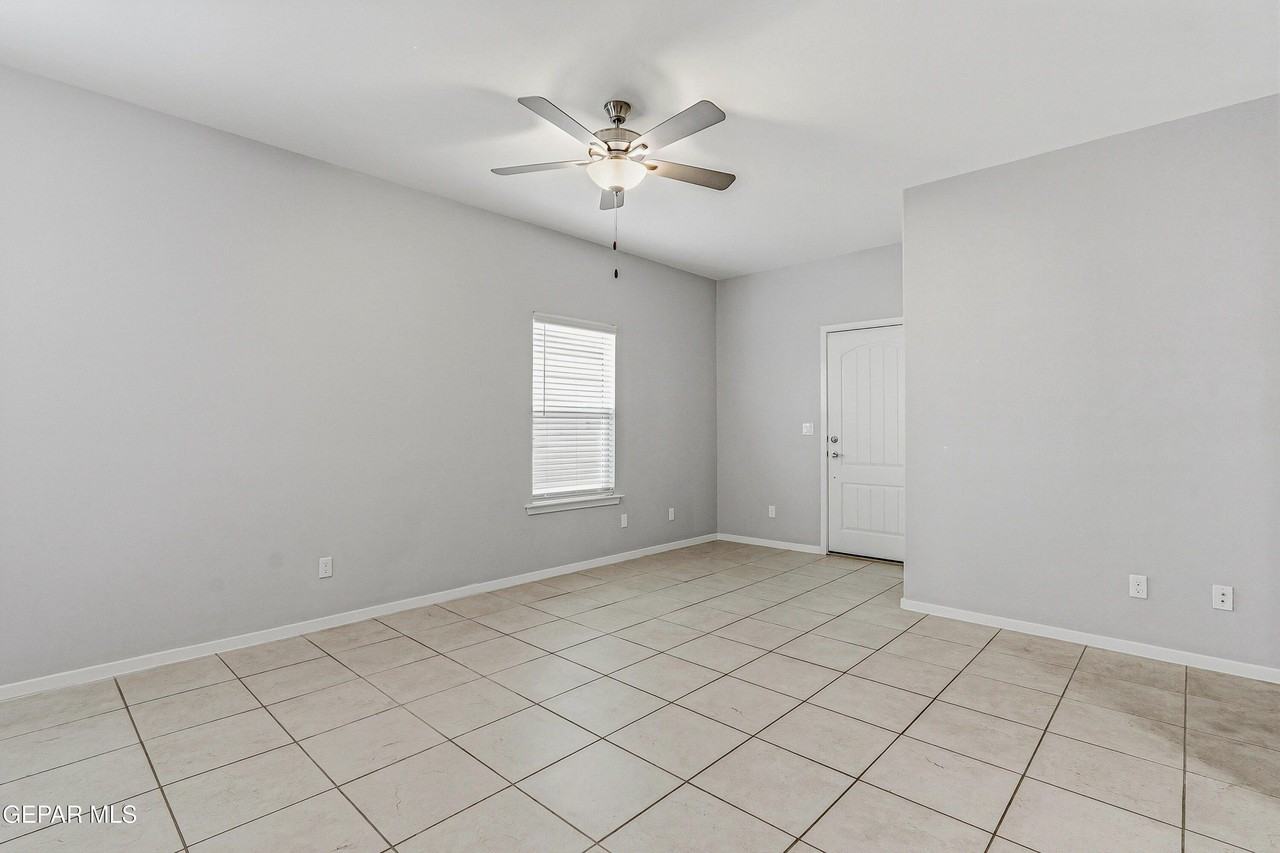 11500 Summer Dr #B - Photo 5 of 50