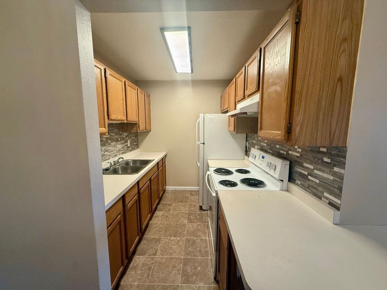 401 - 405 N Glendale Ave - Photo 2 of 13