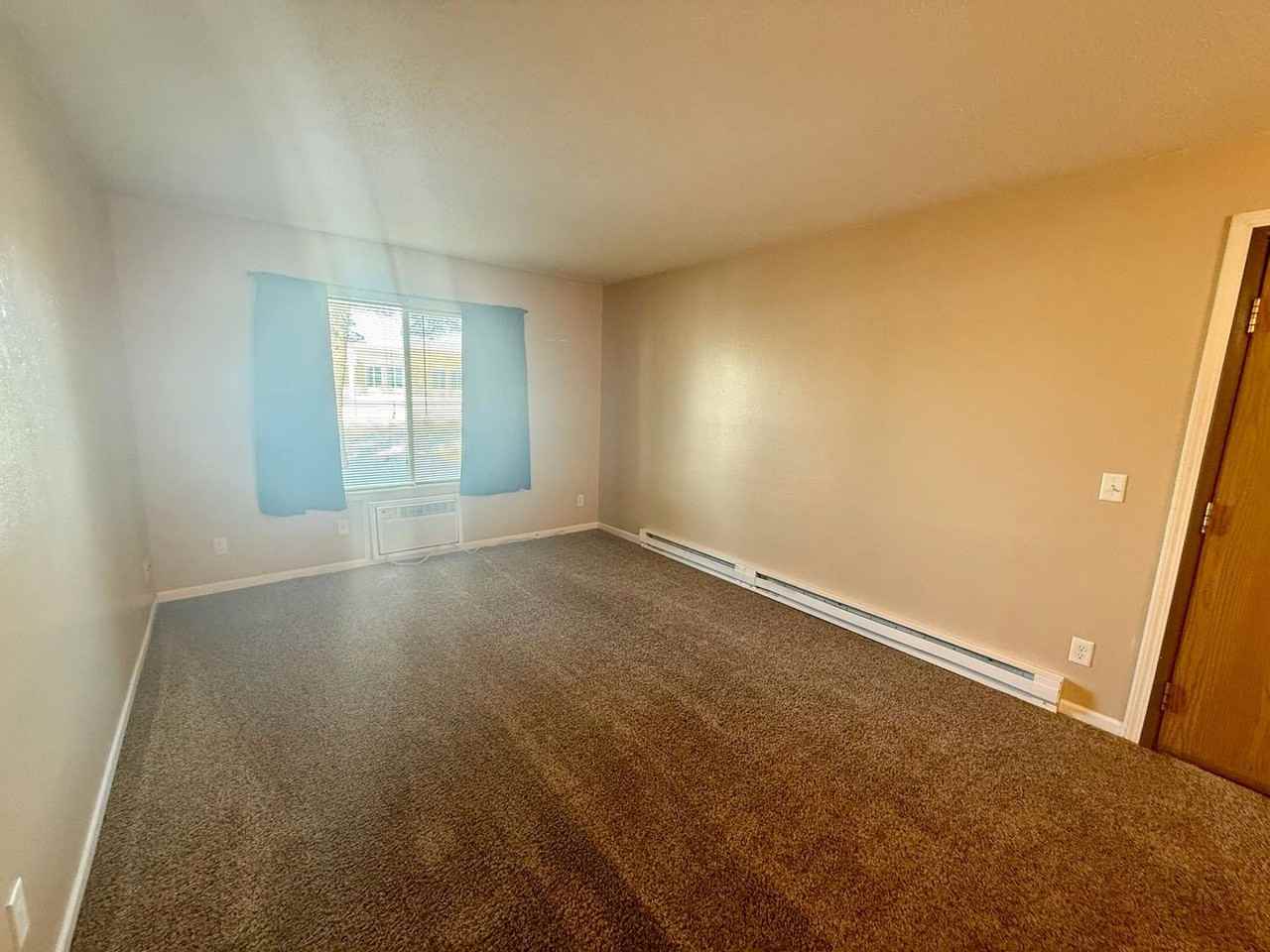 401 - 405 N Glendale Ave - Photo 6 of 13