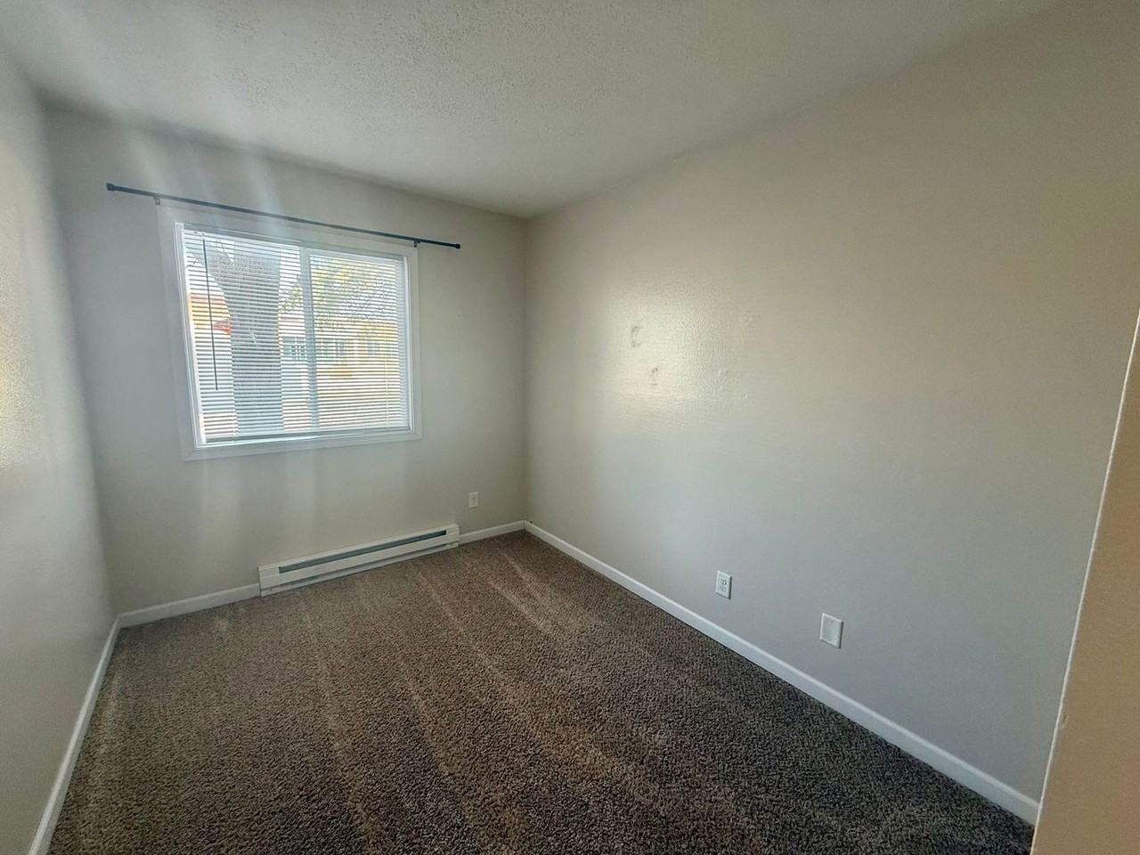 401 - 405 N Glendale Ave - Photo 7 of 13